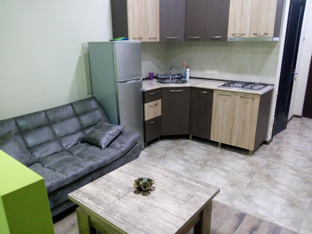 Studio Apartment In Batoumi Extérieur photo